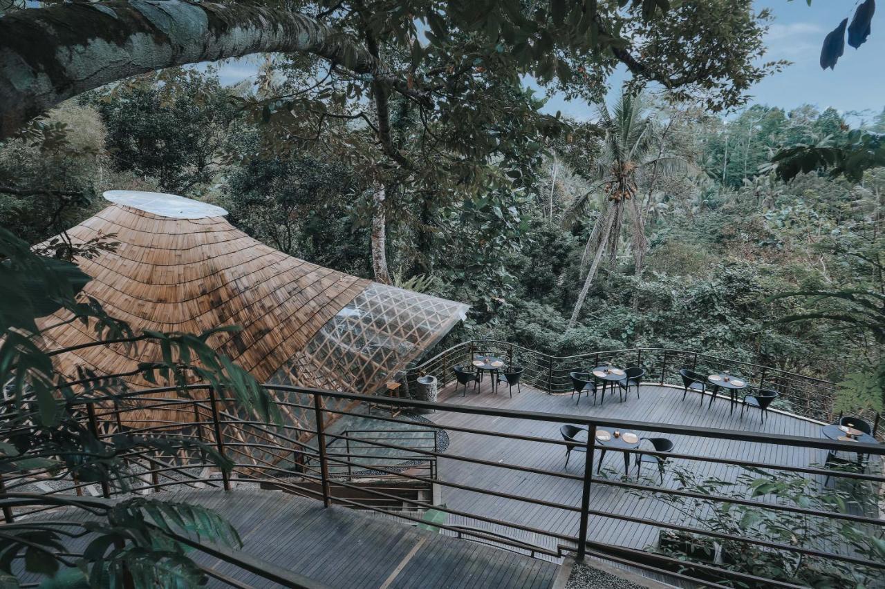 The Sebali Resort Убуд Экстерьер фото The restaurant at the top of the hill