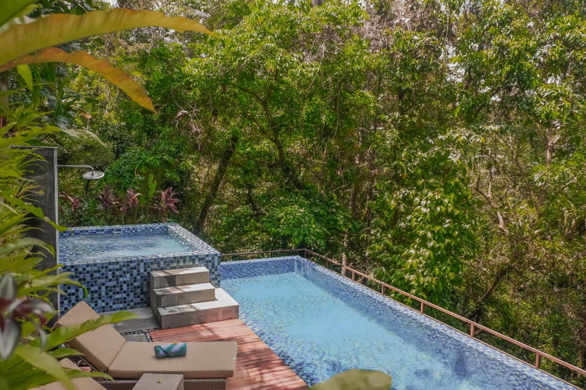 The Sebali Resort Убуд Экстерьер фото The swimming pool at the resort