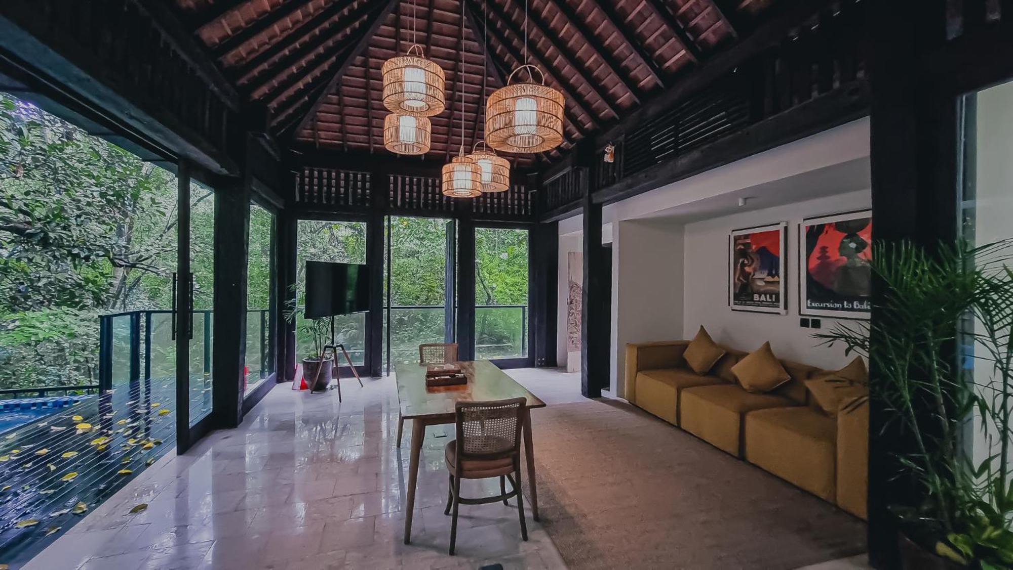 The Sebali Resort Убуд Экстерьер фото The interior of a villa at the resort